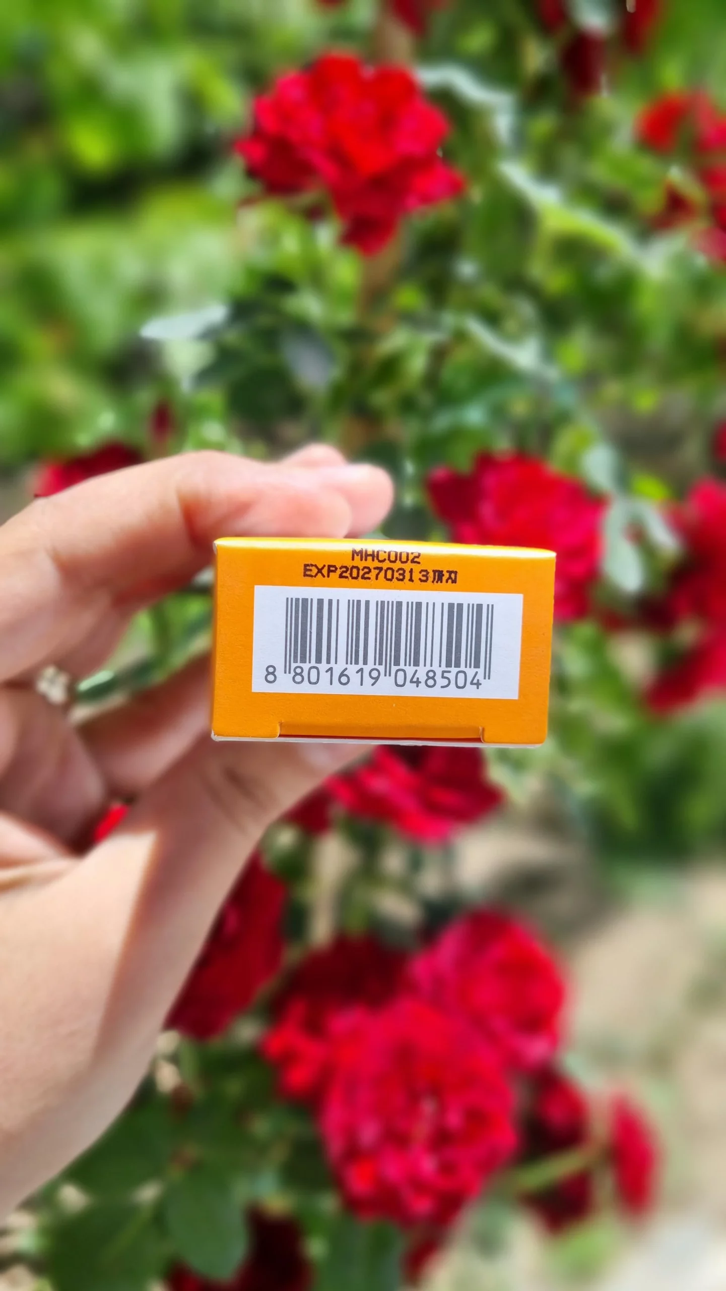 20250506_113701 ضد آفتاب استیکی وازلین Vaseline وزن 15 گرم SPF 50 - Image 4